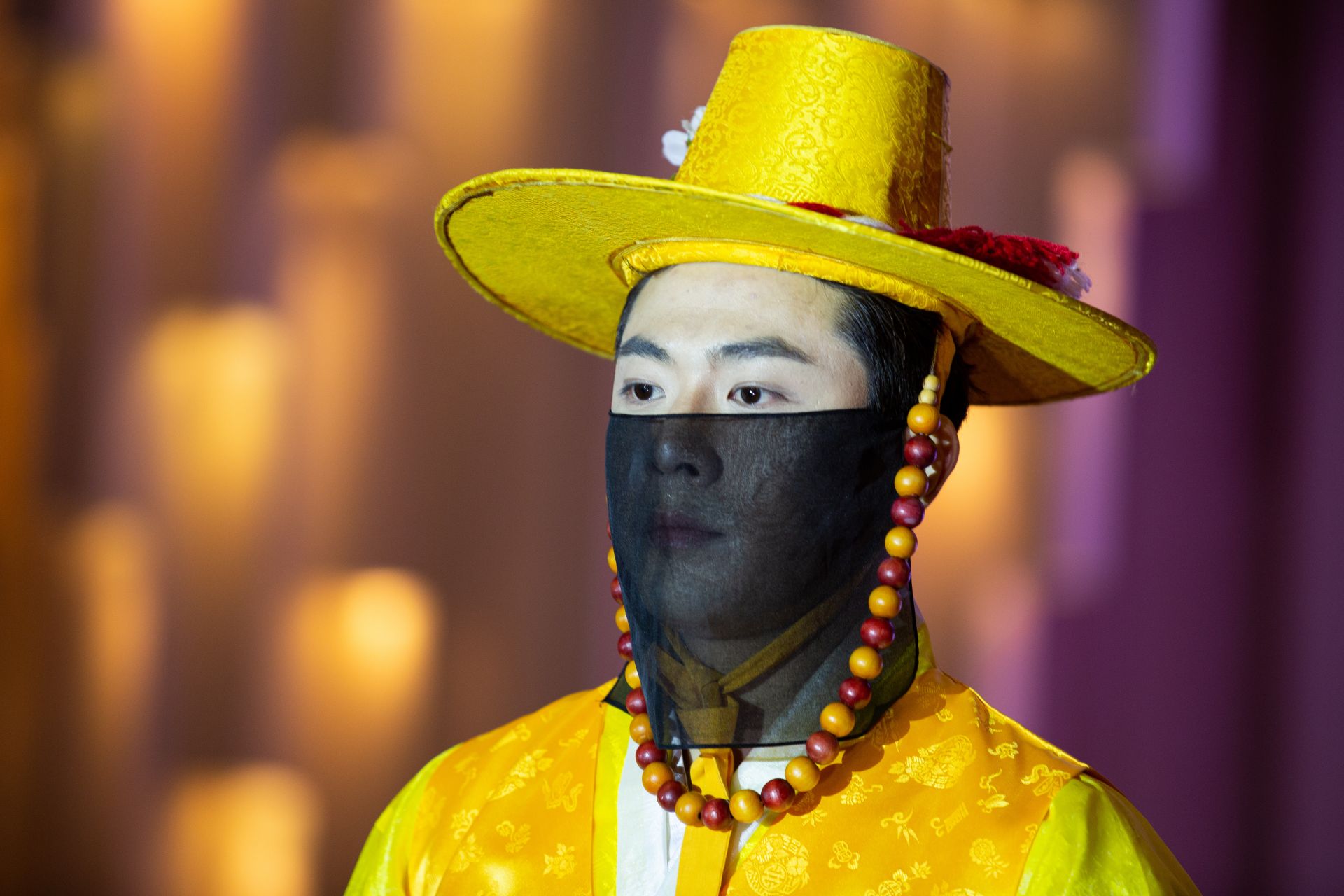 韩国首尔举行口罩时装秀