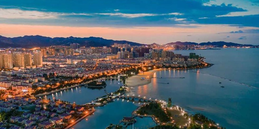 鸟瞰威海经区宛若一幅美丽天成的画卷