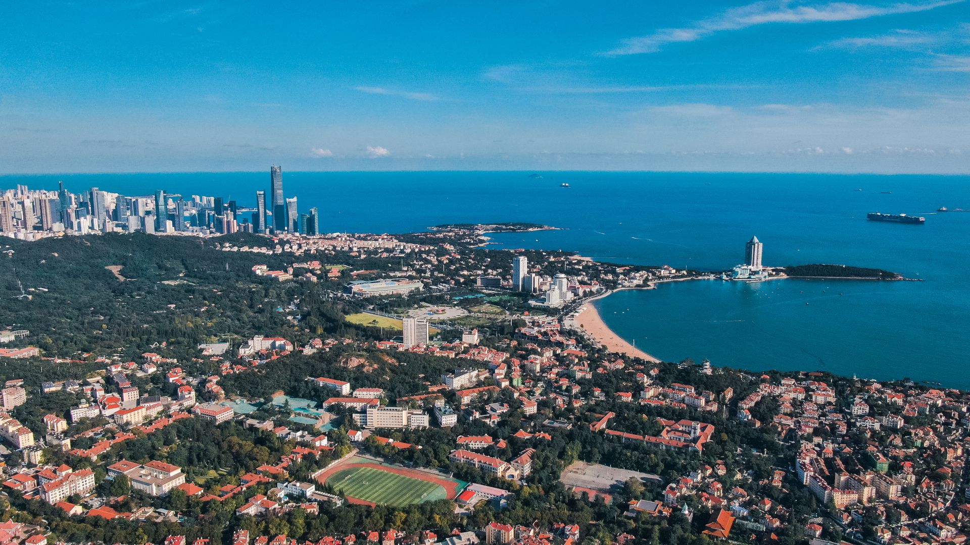 独爱这片秋天的海500米高空瞰青岛海滨