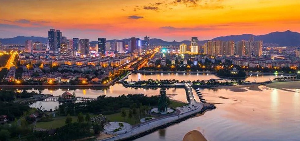 鸟瞰威海经区宛若一幅美丽天成的画卷