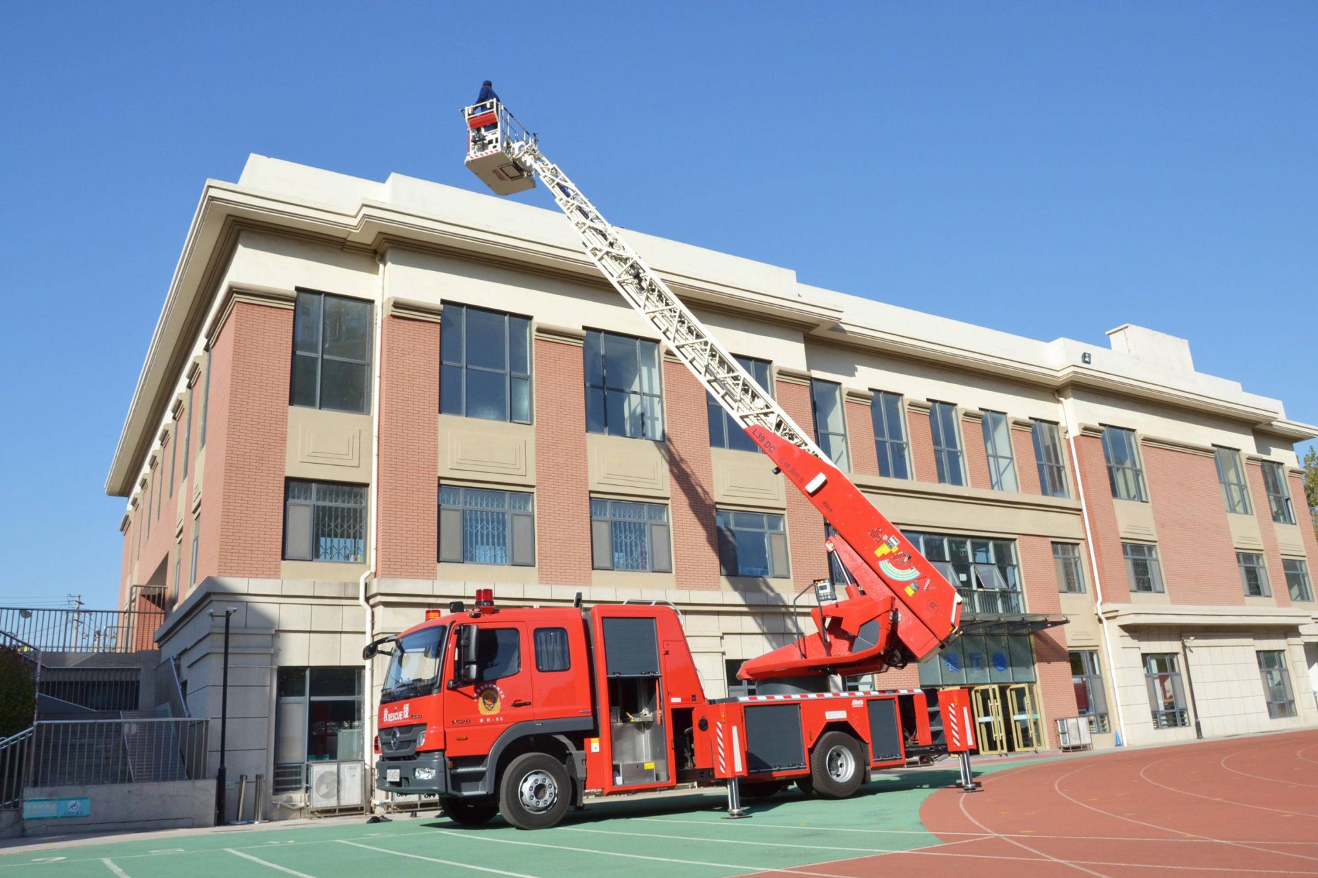 青岛文正小学图片