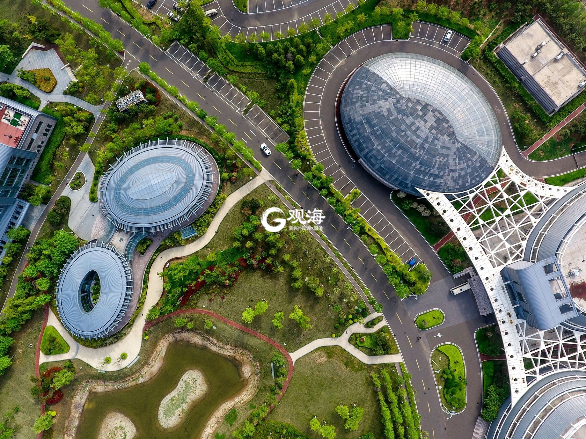 航拍青岛奇幻建筑打造中国蓝色硅谷