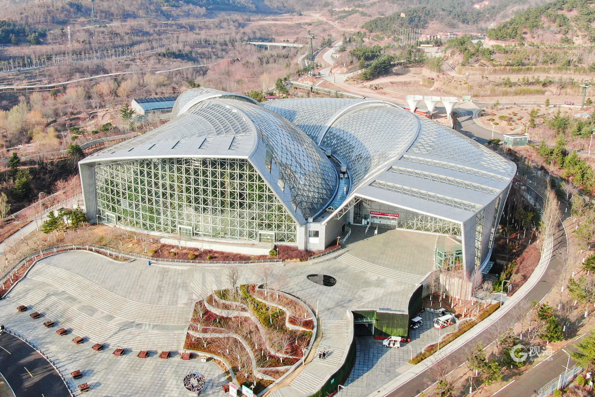 1/7青岛世博园植物馆位于园区东北侧,是一座内集科普,科研,展示展览与