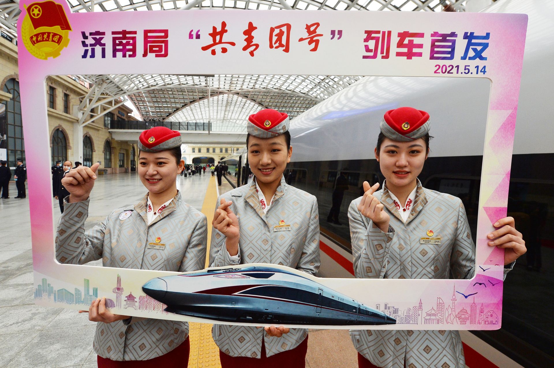 复兴CR400BF-C——北京2022年冬奥会列车，体现奥林匹克精神~ - 普象网