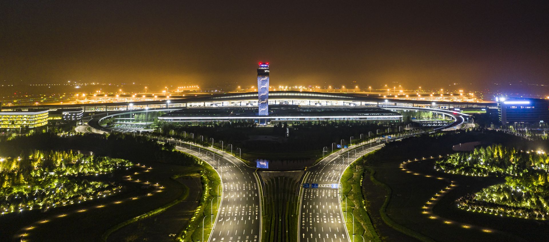青岛机场夜景图片