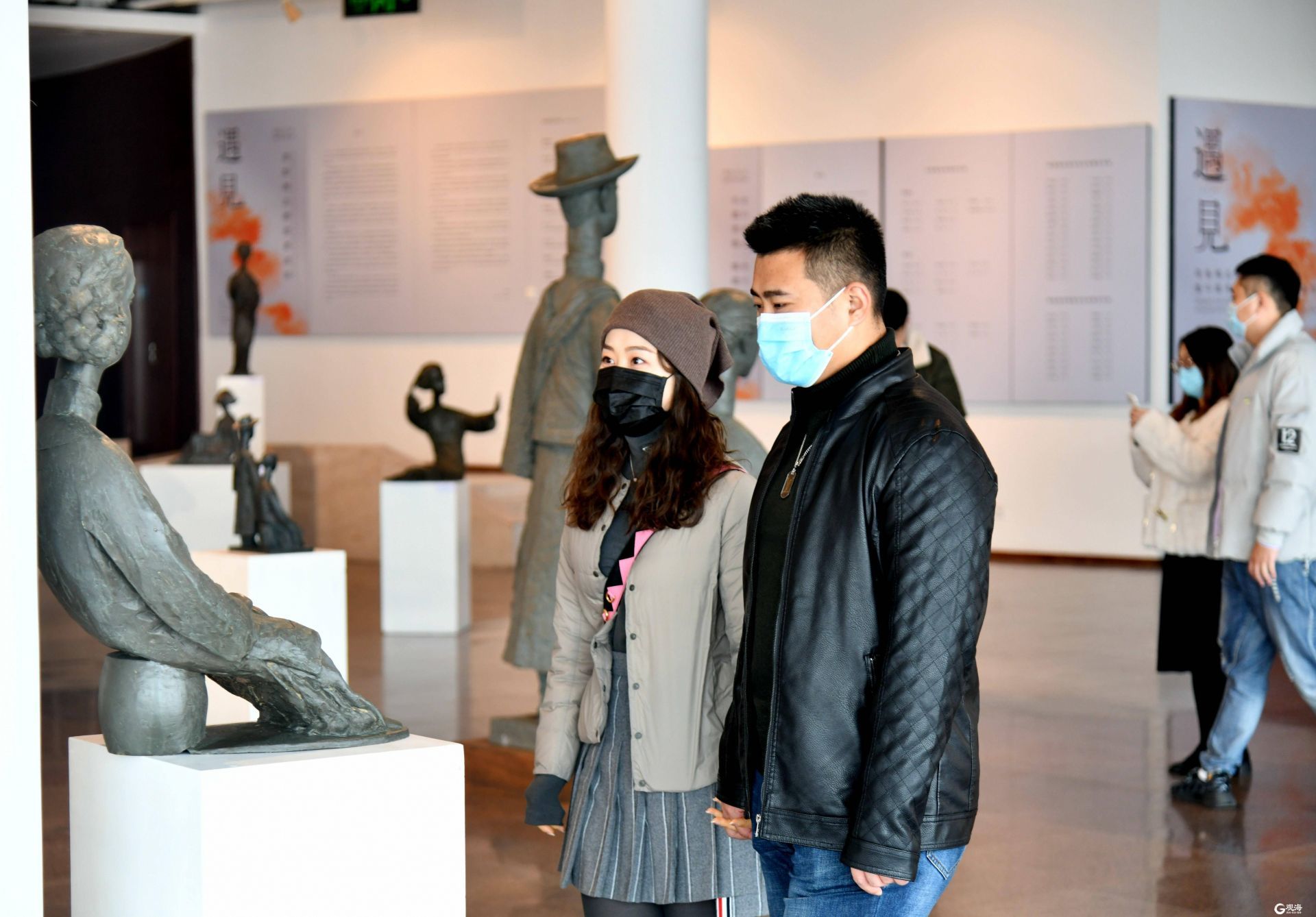 “遇见·青岛精品雕塑邀请展”，将在市雕塑馆继续展出.jpg