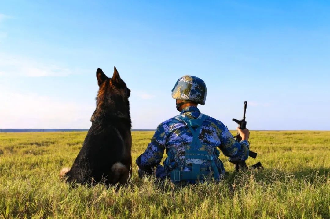 21式军装兵哥换上了