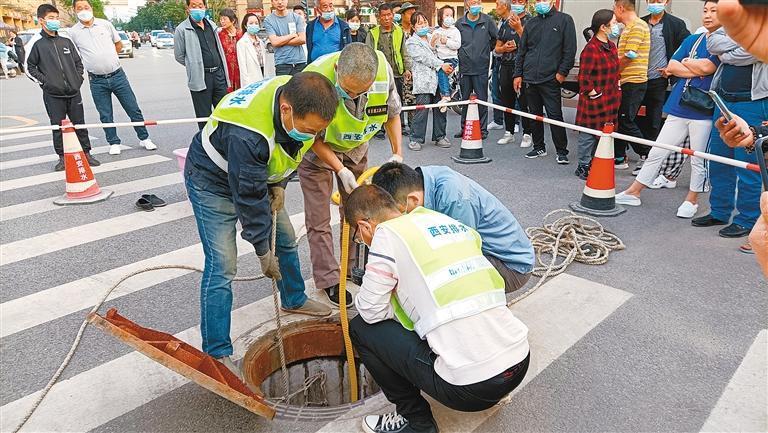 西安3岁男童掉入下水道，失联第四天搜救仍在继续 青报网 青岛日报官网 9560