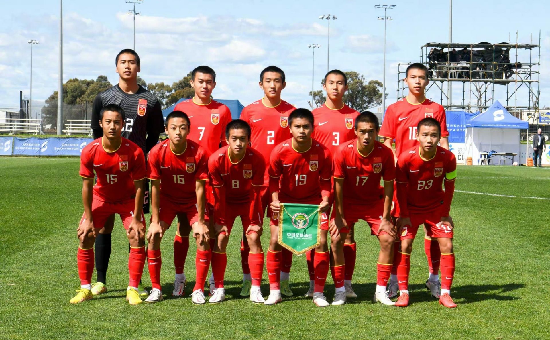 新一期中国国家男子足球队全家福出炉-国际在线