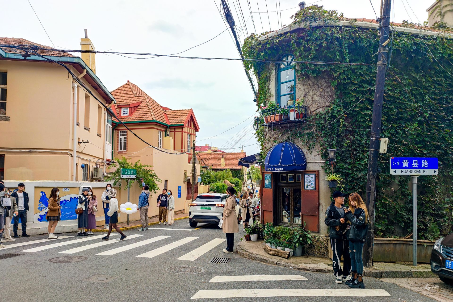 1/7近年来,龙江路,黄县路,大学路等青岛老街,通过业态升级和改造,涌现