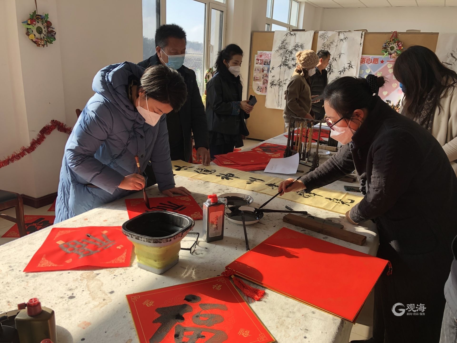 名家书画送下乡 文化年味暖人心！青岛市女书画家协会送文化下基层活动举行