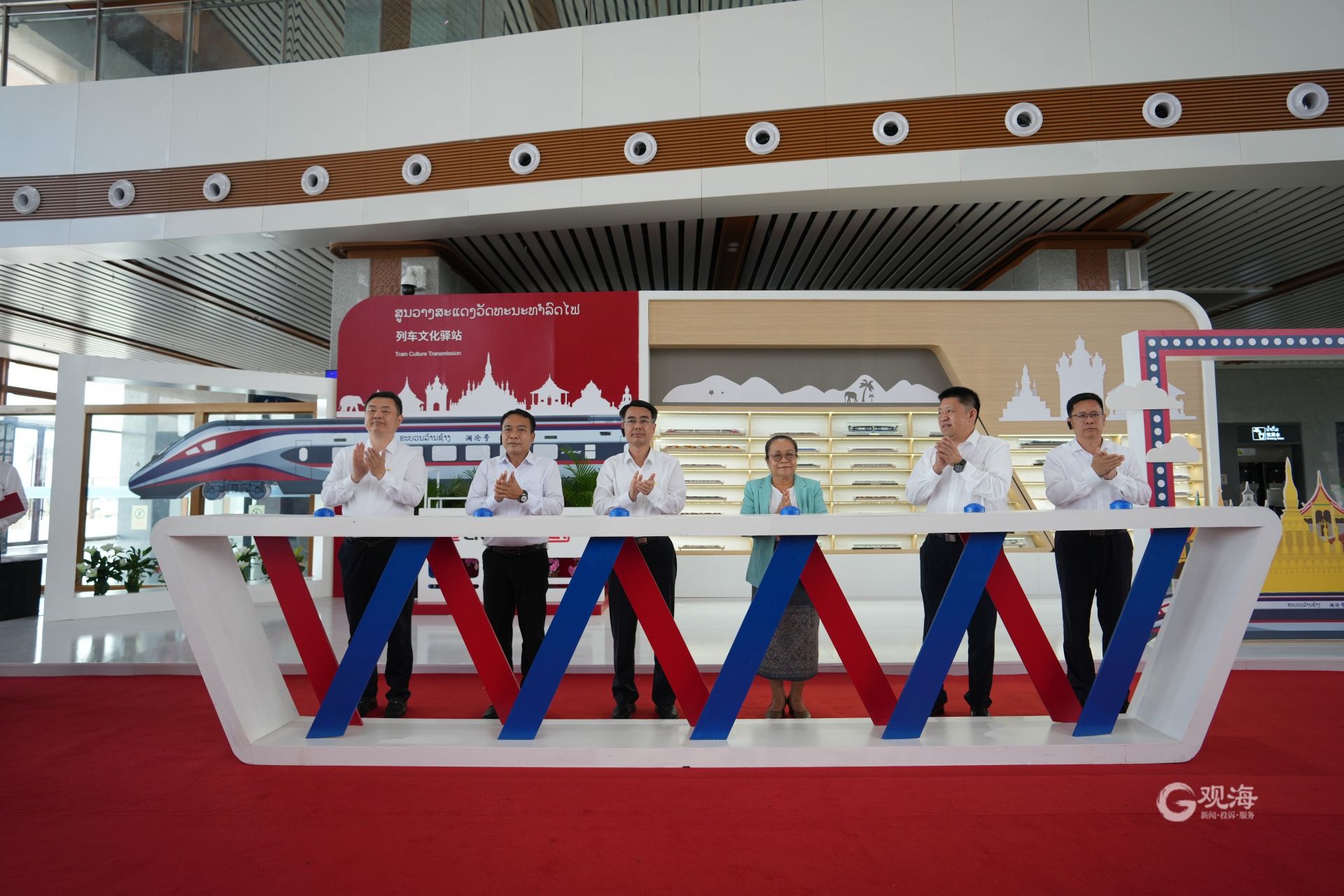 青岛造列车在老挝首展列车文化驿站在中老铁路万象站揭幕