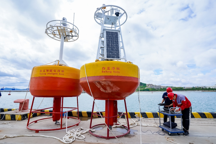 “白龙”智能化浮标在青岛成功海试,将为深海气候观测提供重要支撑_观海新闻