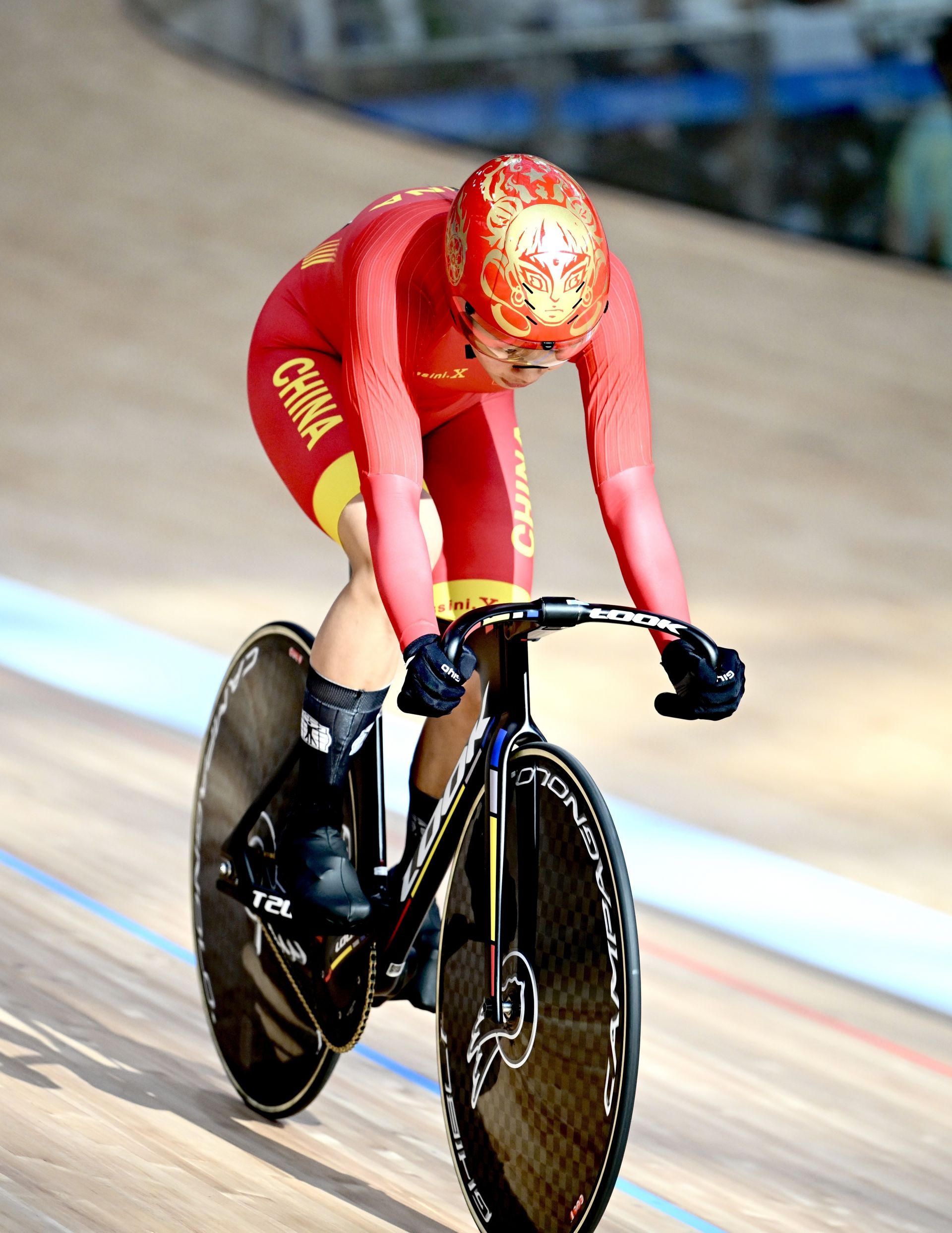 创造新的亚洲纪录中国队夺得场地自行车女子团体竞速赛冠军