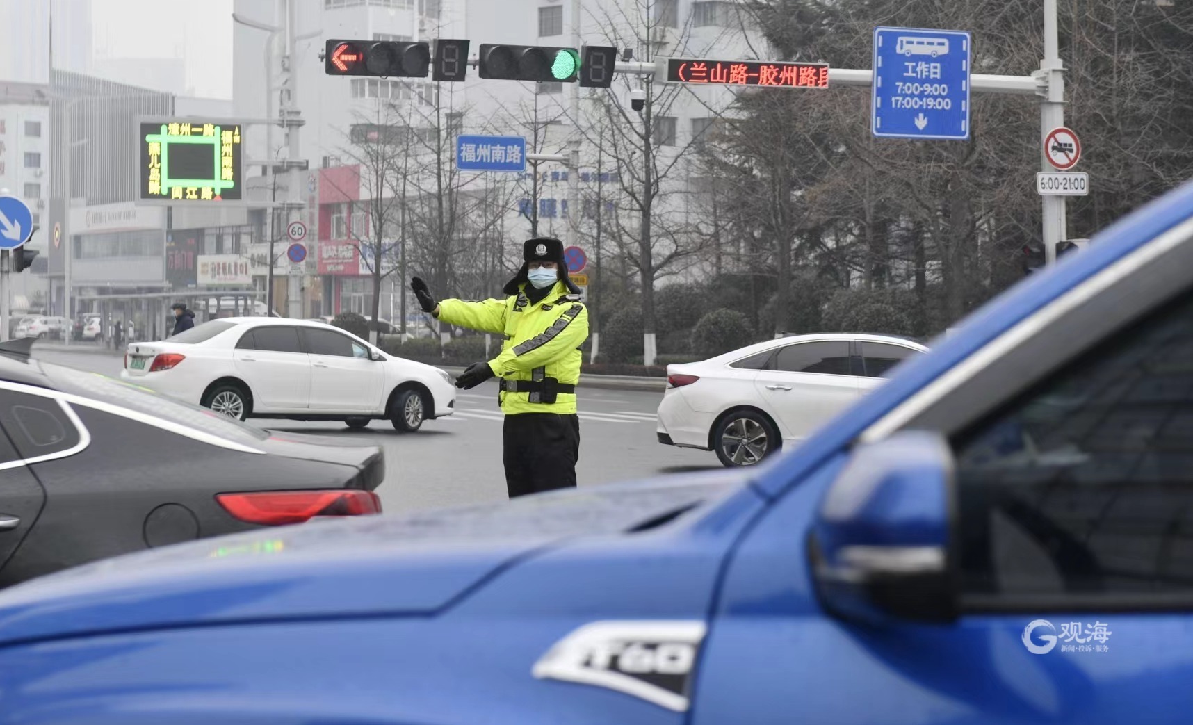 设置448处执勤岗位，出动警力2240人次！青岛交警雨雪天气保障道路安全畅通-青报网-青岛日报官网
