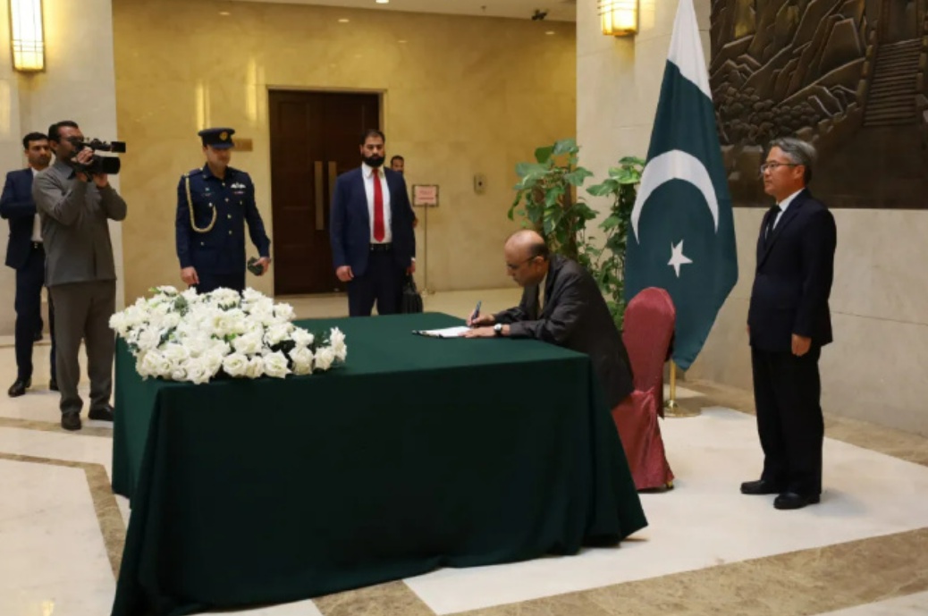 巴基斯坦总统吊唁遭恐袭遇难中国公民
