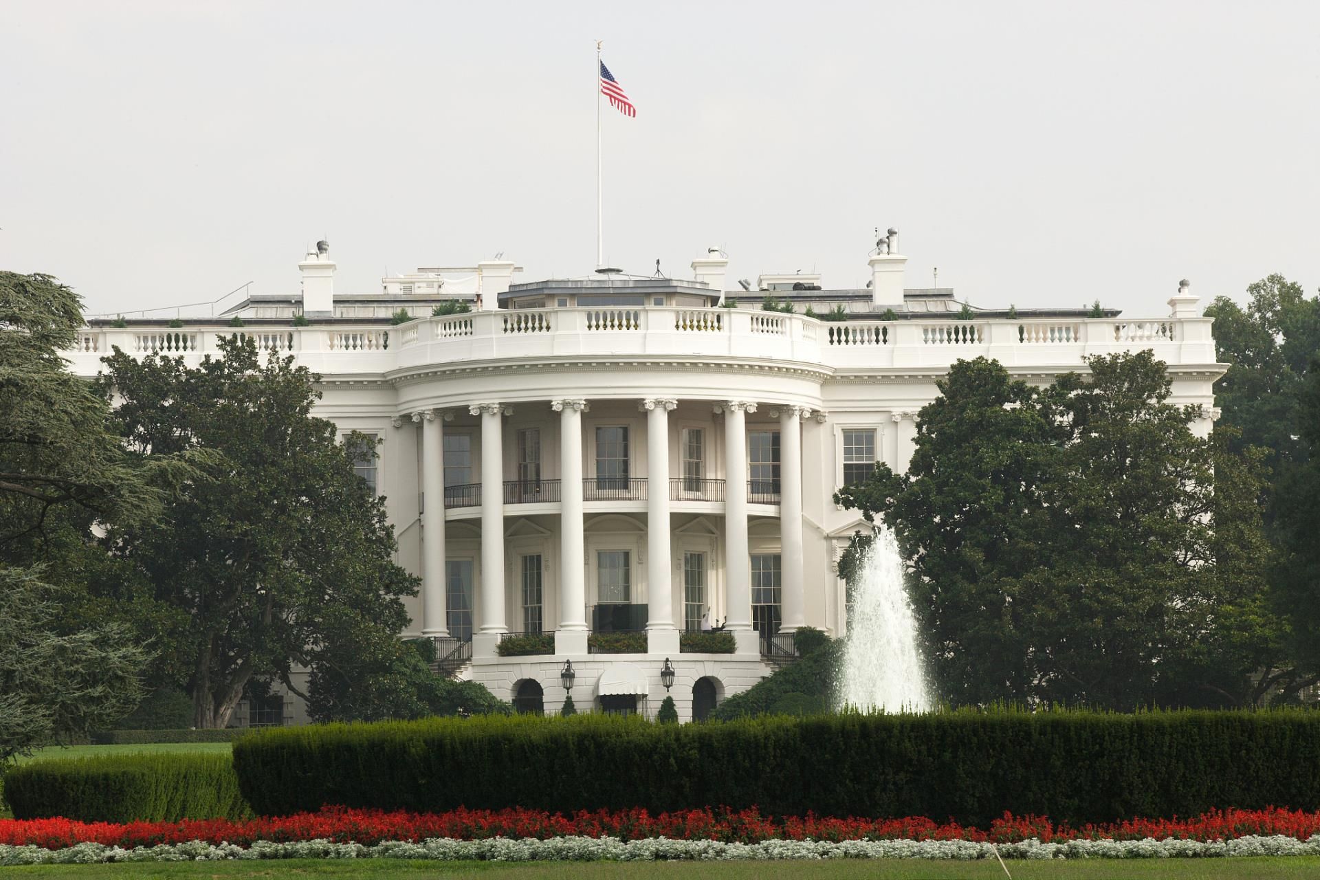 美联邦政府又遇停摆危机，白宫指示各机构准备裁员-观海新闻