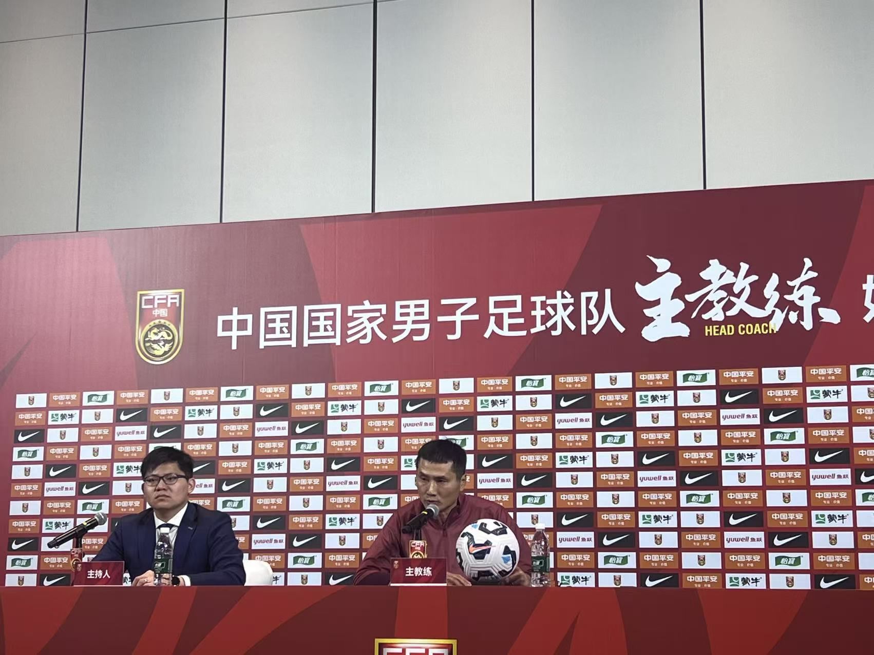 国足短板是什么？新老交替如何推进？邵佳一这样回答-观海新闻