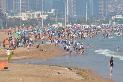 “雨神”刚走“火神”来袭 这样的高温天惹不起 