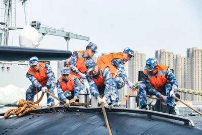  “海底幽灵” 海军潜艇铸造中国水下钢铁长城