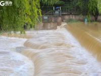 暴暴暴暴雨 就差划船去上班了 