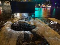 暴暴暴暴雨 就差划船去上班了 