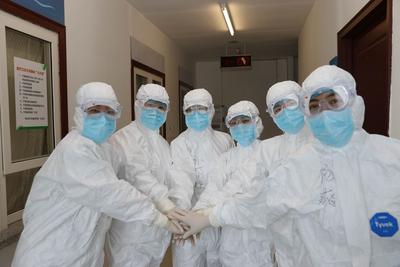 与疫情正面PK  医护人员你是我们心中的英雄