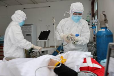 与疫情正面PK  医护人员你是我们心中的英雄