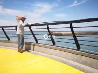 谁把彩虹铺在了木栈道上 可美可甜宜打卡