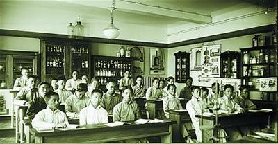 嚣张跋扈蓄意滋事 日侨涌入拥护侵略丨图说青岛抗战⑧