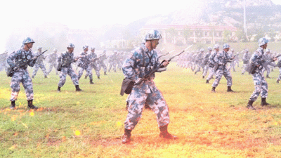 剑指战场 看海军兵哥哥们“火蓝刀锋”大比武