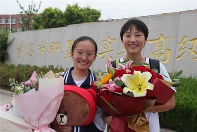 缘于一位学生家长的“高考纪念”，记者来到即墨实验高中，又有新发现