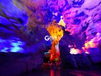 这溶洞，迂回婉转，腹中天地阔，浓缩贵州山水精华