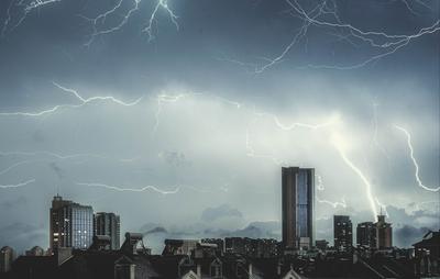  青岛进入雷电多发期，屏保大图来了！