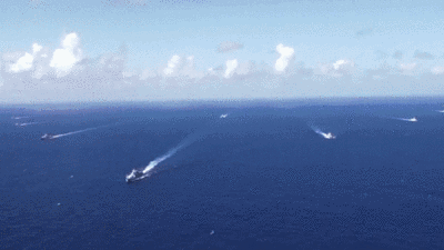 北部战区海军举行庆祝建军93周年军地座谈会，胡中明致辞，王清宪讲话