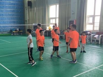 篮球、武术、击剑“齐上阵”，青岛孩子的羽毛球训练有了“新花样”