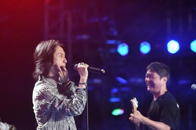 
《兄弟》《别来纠缠我》 黑豹乐队唱响金沙滩啤酒城