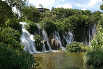 这飞瀑，赋予天河潭精气神