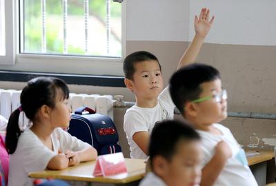 设立学生“视保员”和成立学生健康教育社团！省教育厅发出预防近视新要求