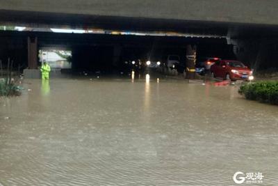 青岛平均降水量达15.9毫米！城阳两处桥洞积水 过往车辆需提前绕行