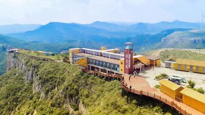 美图预警！实拍500米悬崖上的网红餐厅