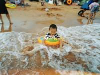 夏日海滨  孩子们的天堂