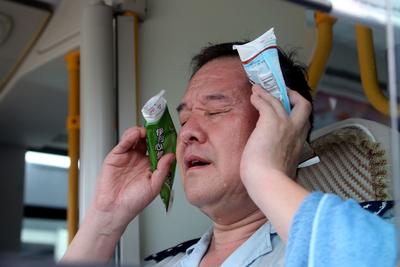 大型露天汗蒸馆，这样的桑拿天拿什么来“续命”