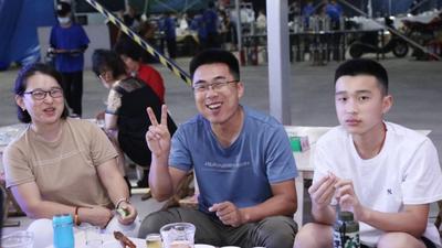 啤酒节王哥庄分会场压轴大戏来了，明晚上演千人螃蟹宴