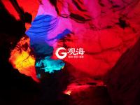 这溶洞，迂回婉转，腹中天地阔，浓缩贵州山水精华