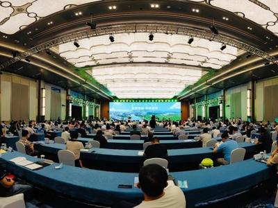 一省会和一首府的两位市委书记来青岛，谈了这些大事……  