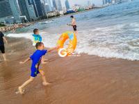 夏日海滨  孩子们的天堂