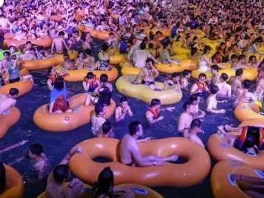 一场成千上万人的派对，武汉火上国外热搜：疫情后快速恢复正常令世界惊叹