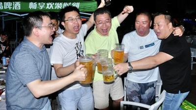 青岛啤酒花园园主宋玉明：每年夏天晒黑，是与啤酒节崂山会场的约定
