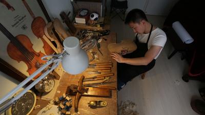 青岛制琴师：赋予小提琴无限的生命力